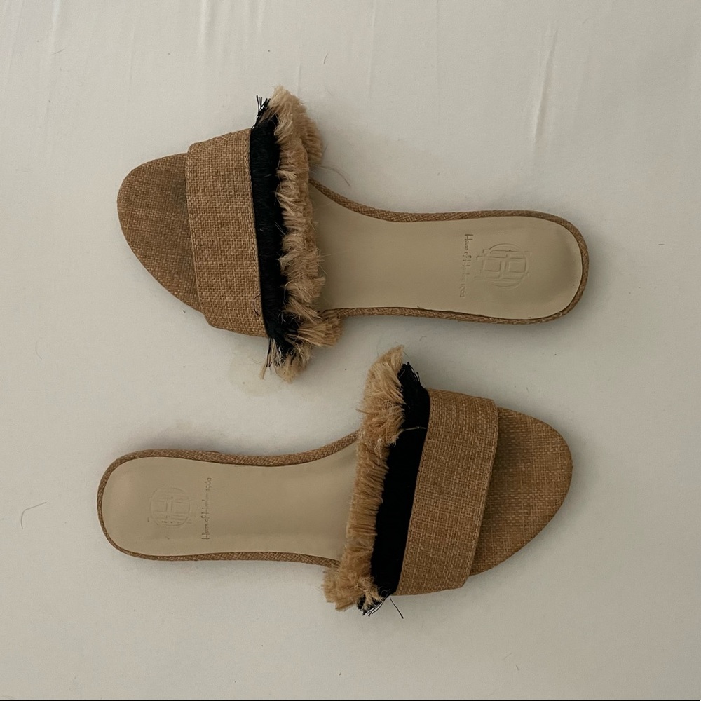 House of Harlow black/brown flat sandals size 6